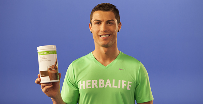 Cầu thủ bóng đá số 1 thế giới ronaldo sử dụng thực phẩm chức năng Herbalife
